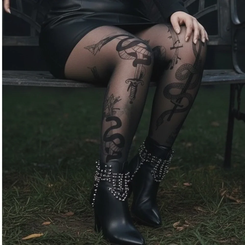 TORRID Snakes And Daggers Deep Black/Mesh‎ Flocked Leggings NWT Size 2X